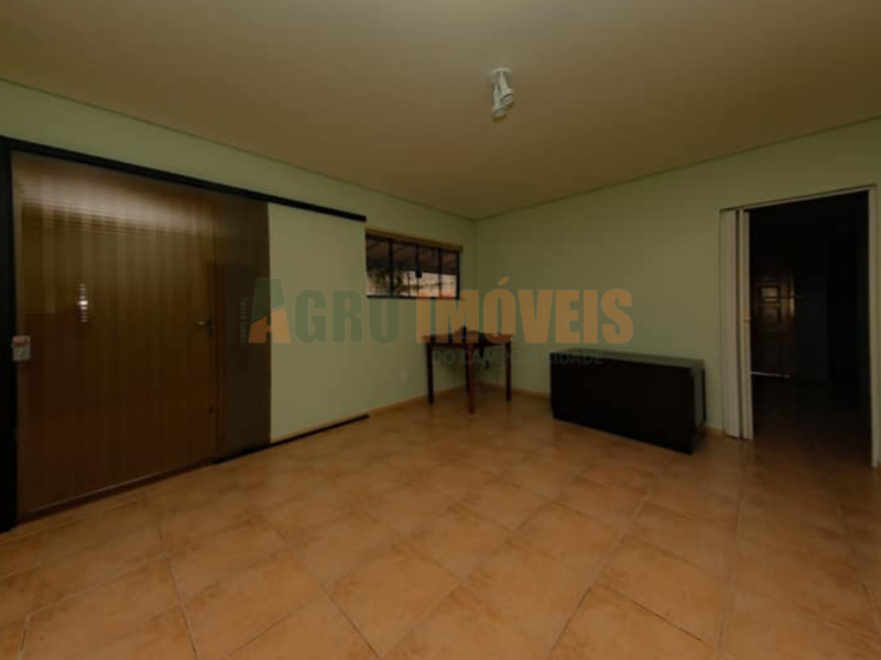 CASA À VENDA NA SANTA CRUZ