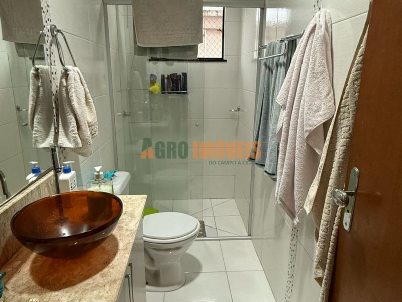 APARTAMENTO À VENDA NO EDIFÍCIO DONA LEILA