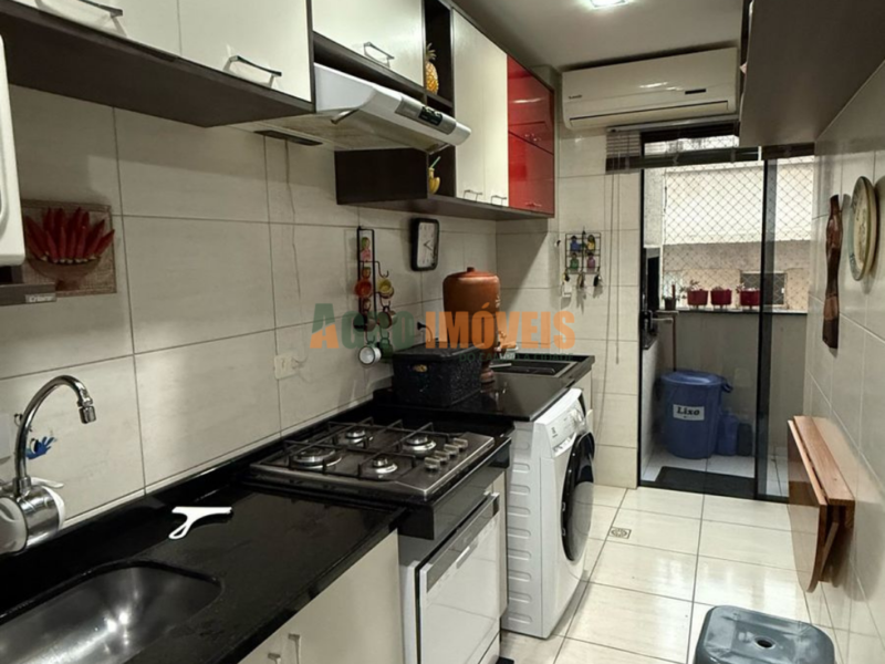 APARTAMENTO À VENDA NO EDIFÍCIO DONA LEILA