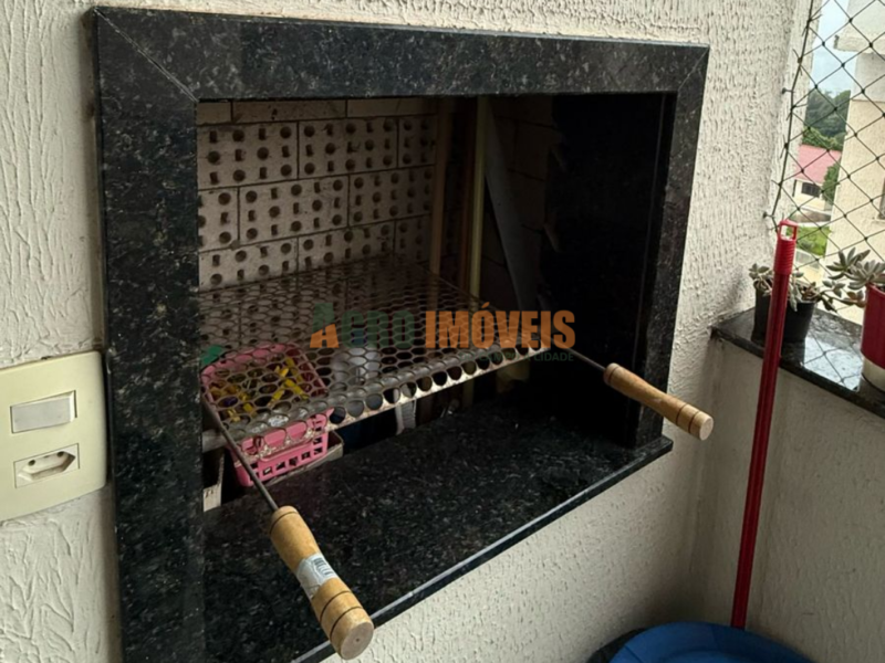APARTAMENTO À VENDA NO EDIFÍCIO DONA LEILA