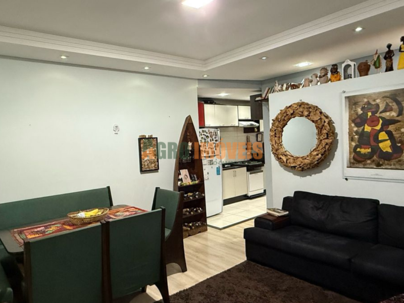 APARTAMENTO À VENDA NO EDIFÍCIO DONA LEILA
